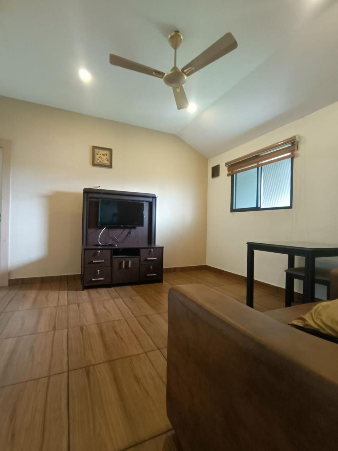 Sahara Suites Kochi Exterior foto